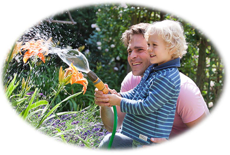 Adam werd opgevoed door de Heer, die als Vader met hem omging.