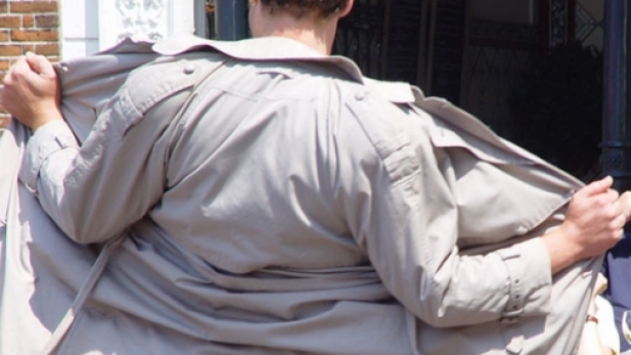 hun eigen schande opschuimende;